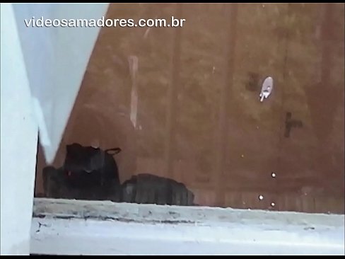 ❤️ Mutum mai katsawa yana kallon budurwarsa tare da wani saurayi, yana yin rikodin bidiyo mai ban tsoro ba tare da damun ma'auratan ba ❤️ Batsa ❤